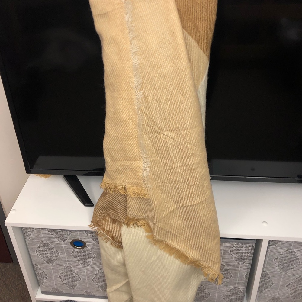 Blanket Scarf - Picture 5 of 5